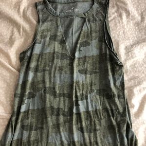 Camo tank